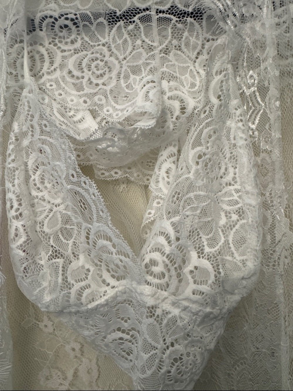 White Lace Sheer Robe and Bralette Set - Picture 5 of 10